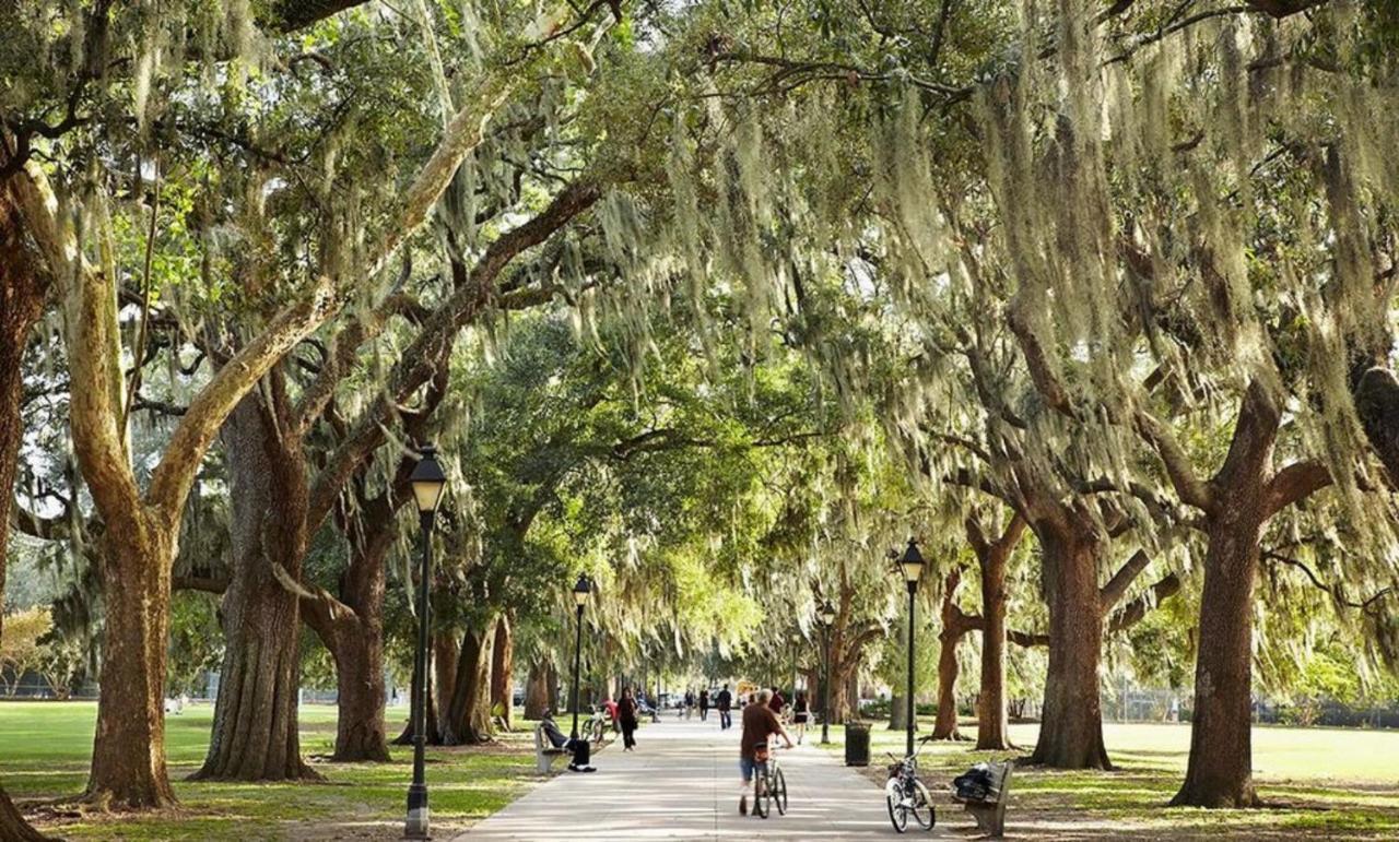 Walk Score 90!!-Historic Downtown District-2 Blocks To Famous Forsyth Park- Huge Private Patio-Private Parking Savannah Exteriör bild